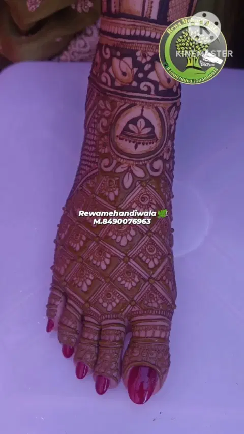 aesthetic bridal back hand mehndi design