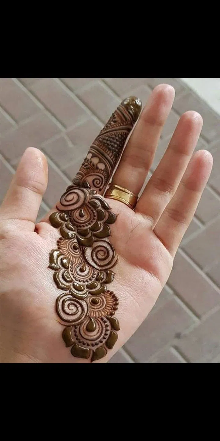 Arabic Simple Finger Mehndi Design with Bel (3)