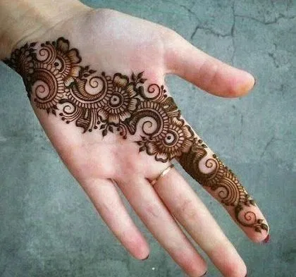 Arabic Simple Front Hand Mehndi Design with Bel (16)