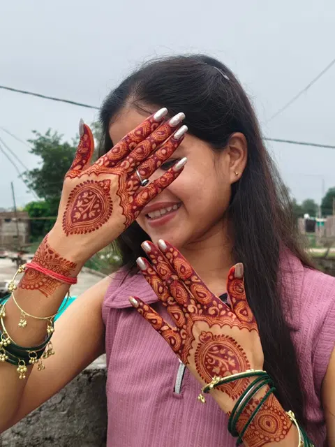 aesthetic simple mehndi design