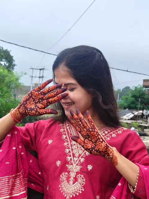 aesthetic jaal full hand mehndi design