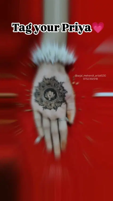 aesthetic simple circle front hand mehndi design