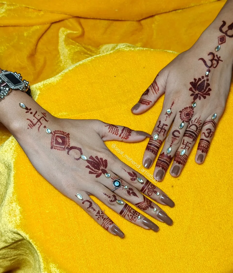 Aesthetic Simple Finger Mehndi Design (3)