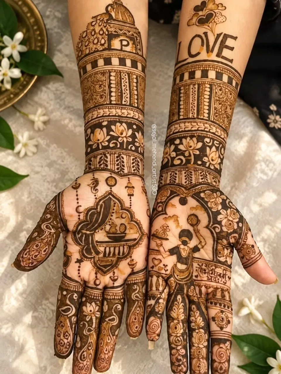 Aesthetic Mehndi Design with Figures