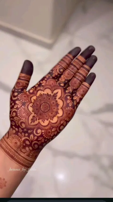 simple stylish flower finger mehndi design