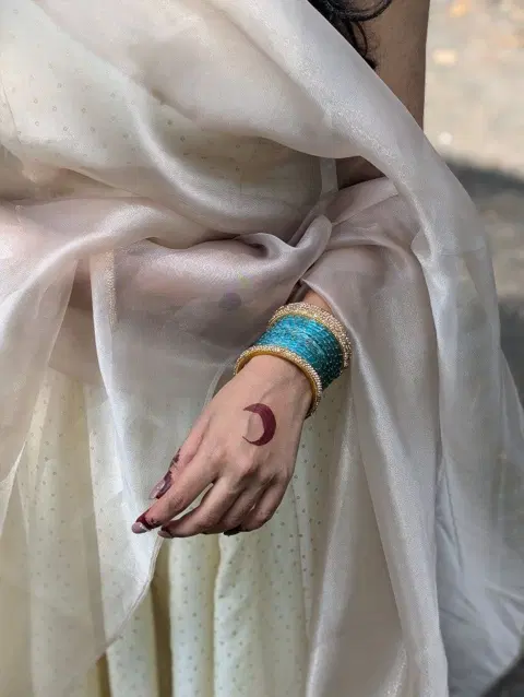 arabic simple circle back hand mehndi design