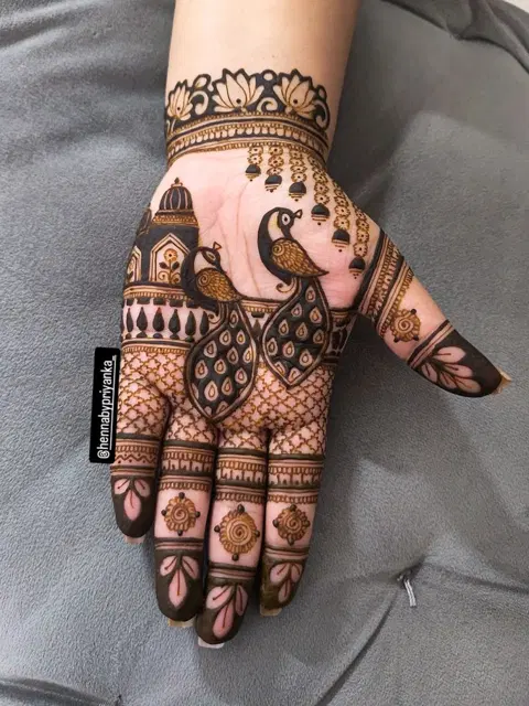 stylish deity front hand mehndi design