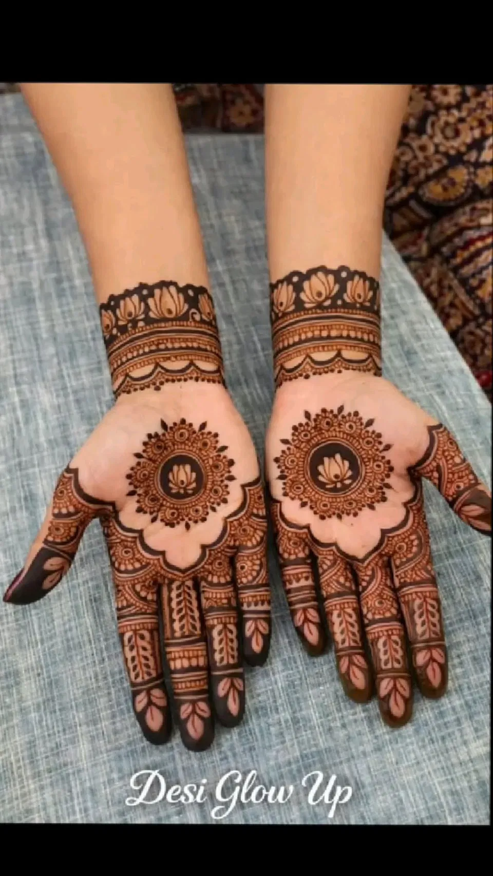 Bridal Simple Front Hand Mehndi Design with Gol Tikki for Diwali (3)