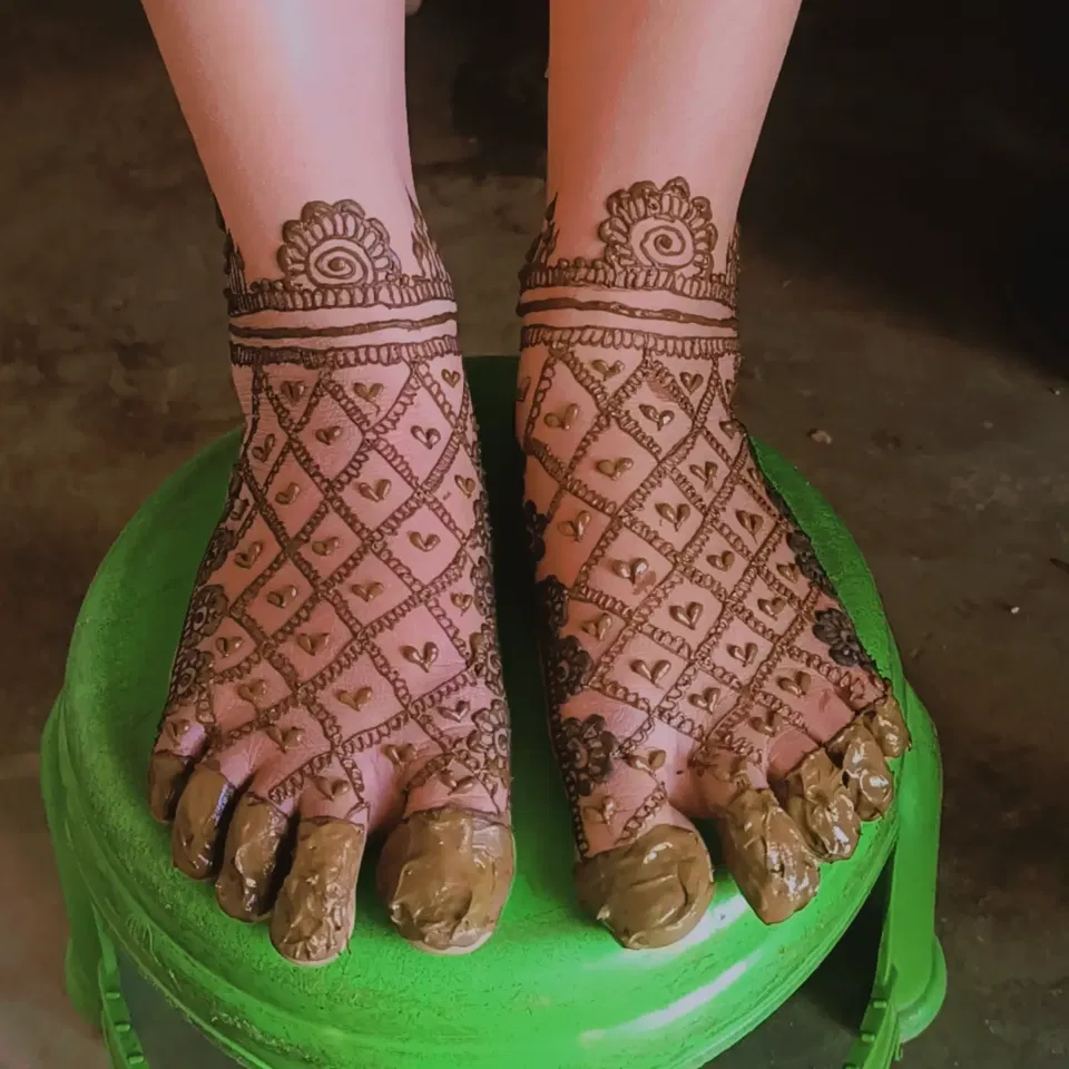 Foot Mehndi Design with Figures and Hearts