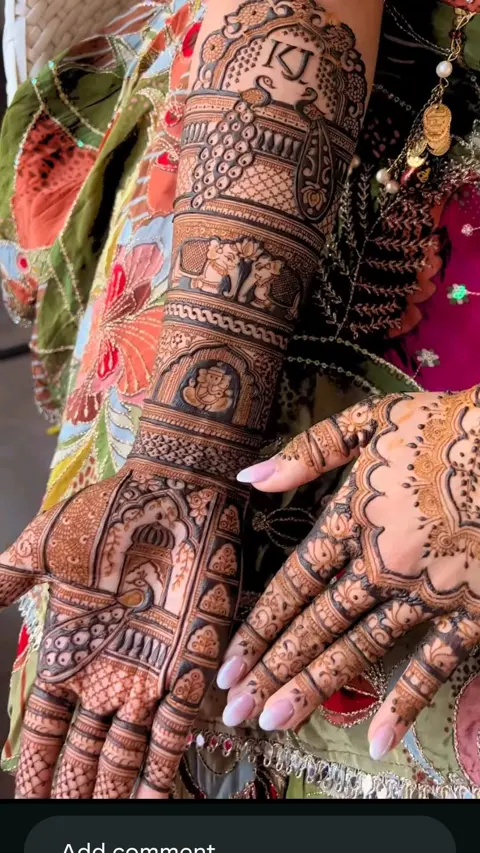 aesthetic bridal circle back hand mehndi design