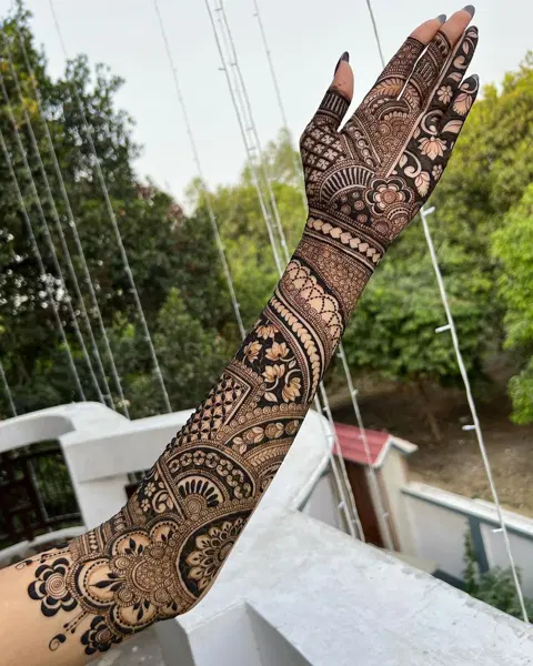 arabic bridal circle arm mehndi design