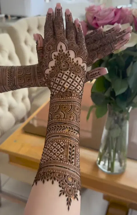 aesthetic bridal figure arm mehndi design