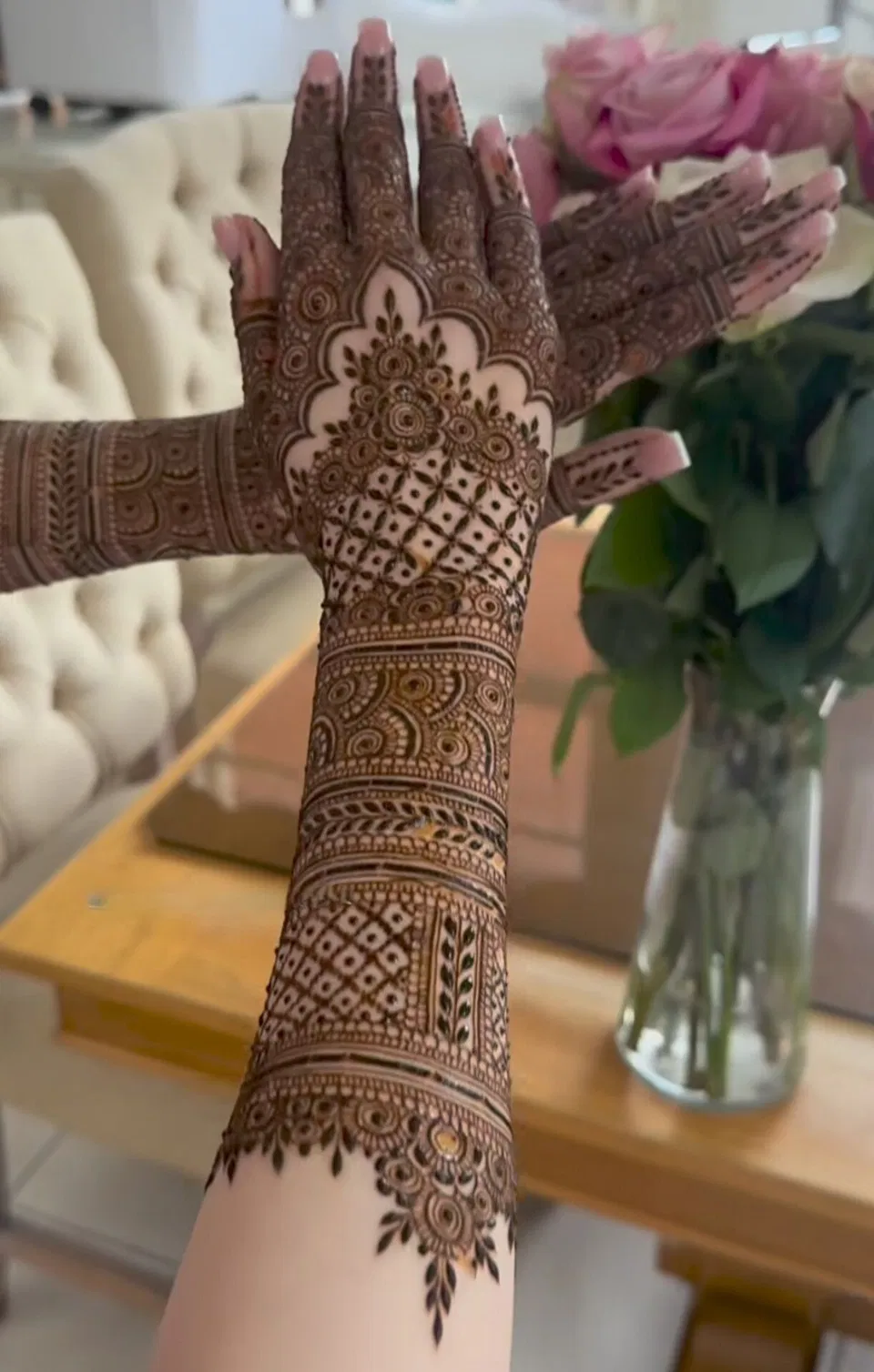 Aesthetic Bridal Arm Mehndi Design with Figures and Flowers for Engagement (3)