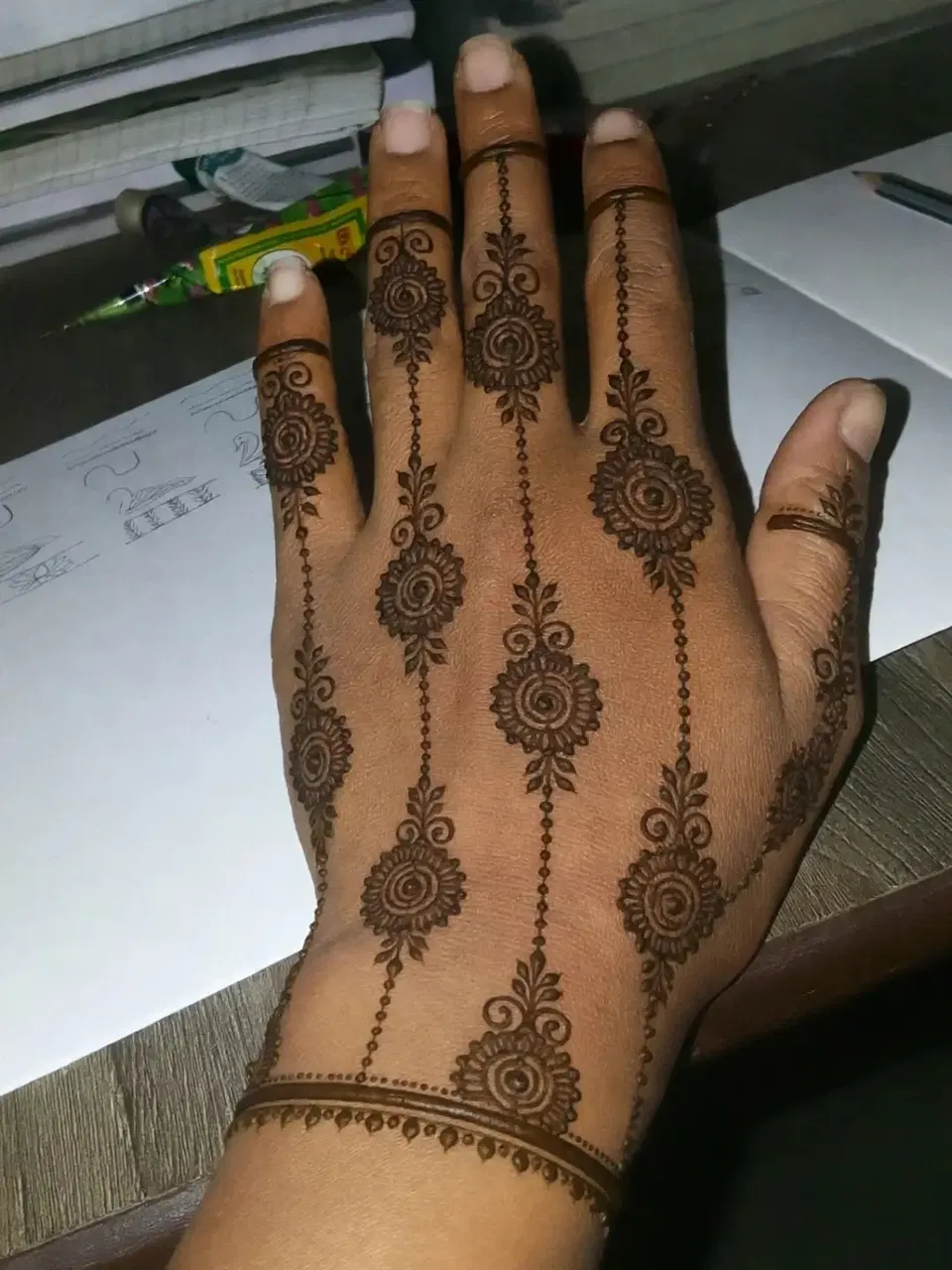 Mehndi Design with Jaal