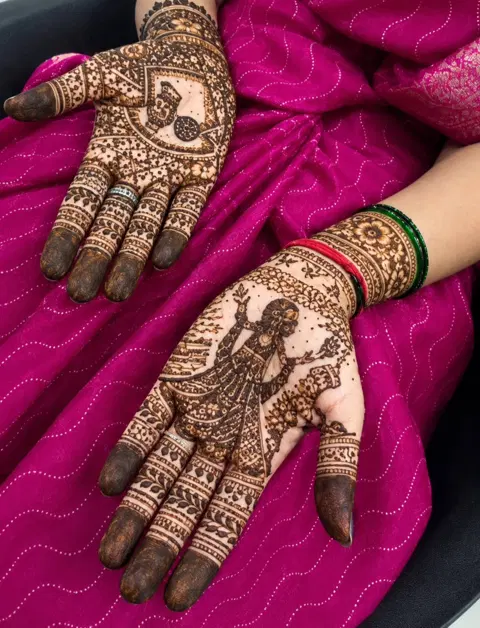 figure mehndi design