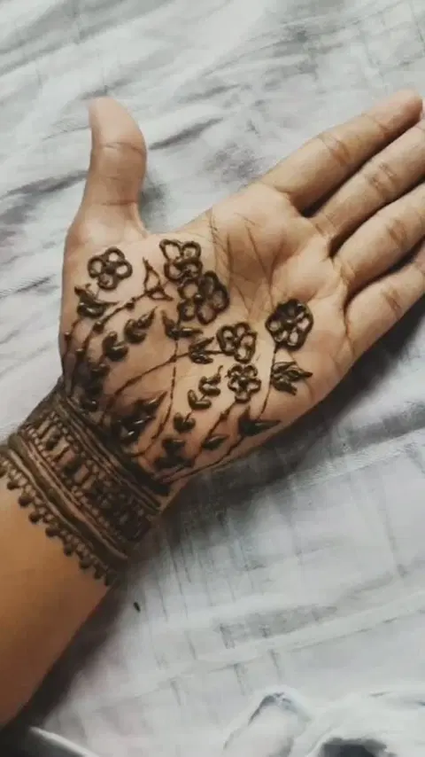 arabic simple back hand mehndi design
