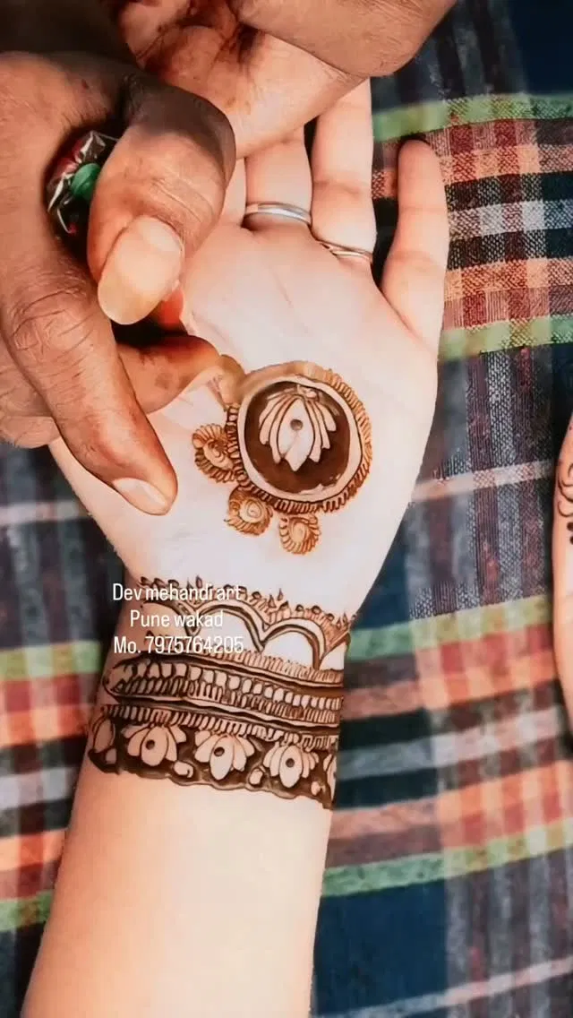Back Hand Mehndi Design