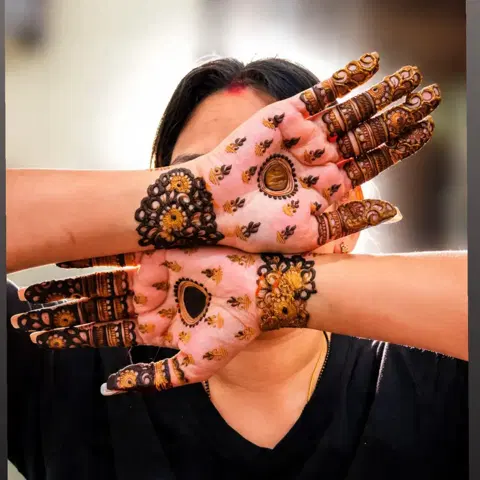 circle mehndi design