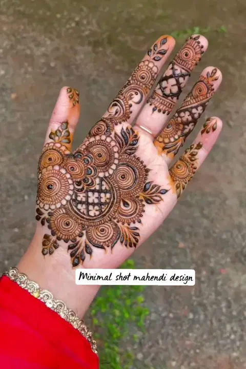 arabic stylish circle finger mehndi design