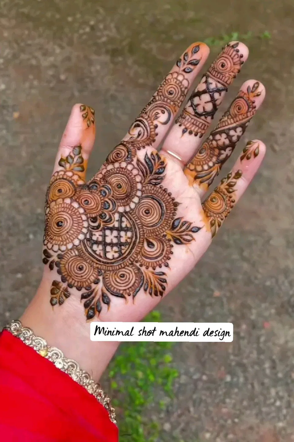 Arabic Stylish Finger Mehndi Design with Gol Tikki and Hearts