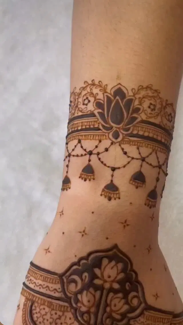 Bridal Mehndi Design with Lotus