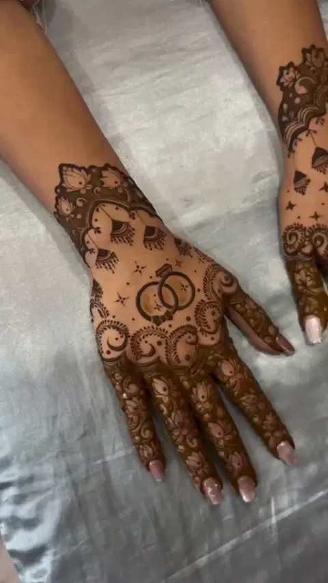 bridal moon mehndi design