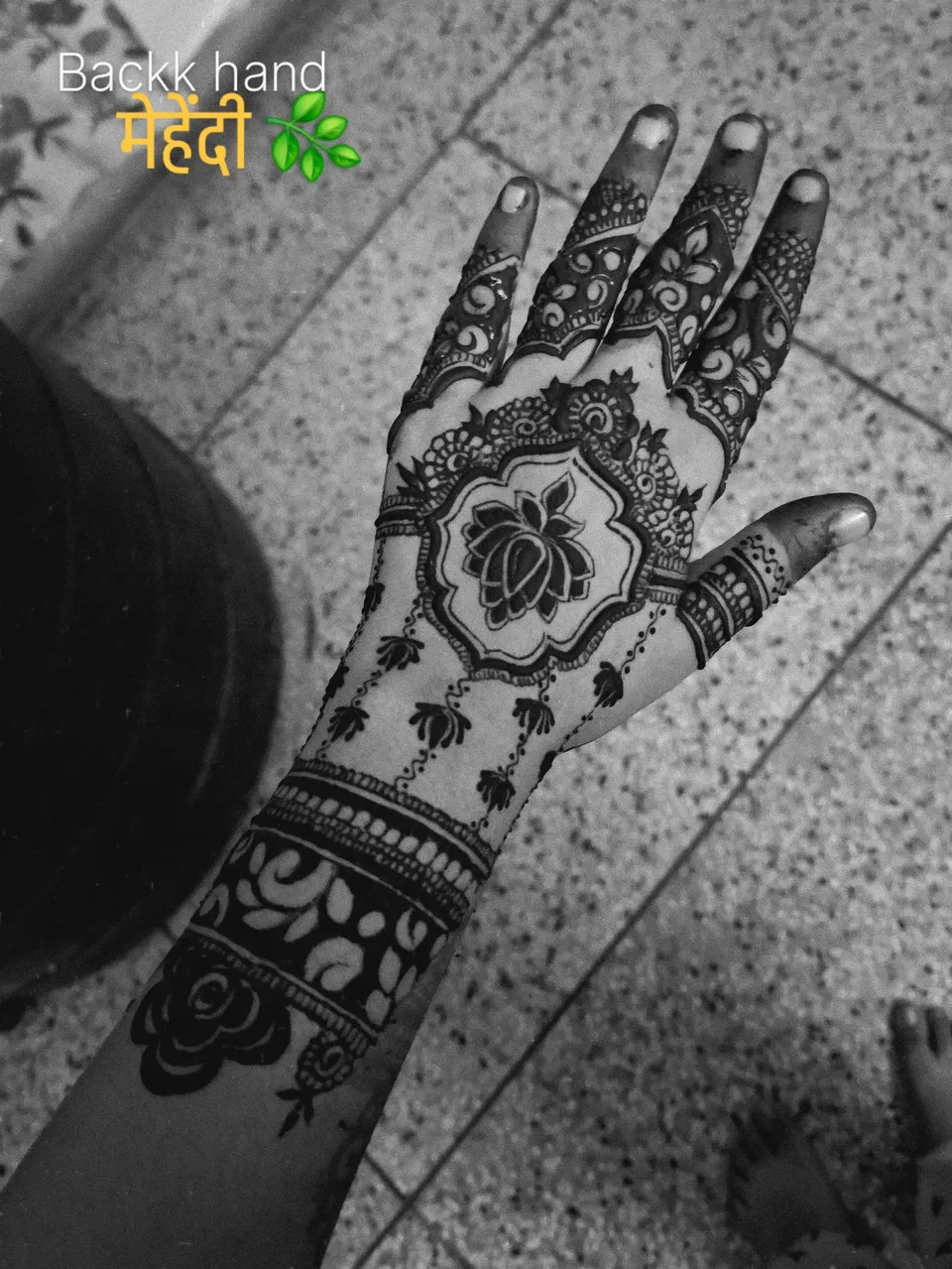 Back Hand Mehndi Design