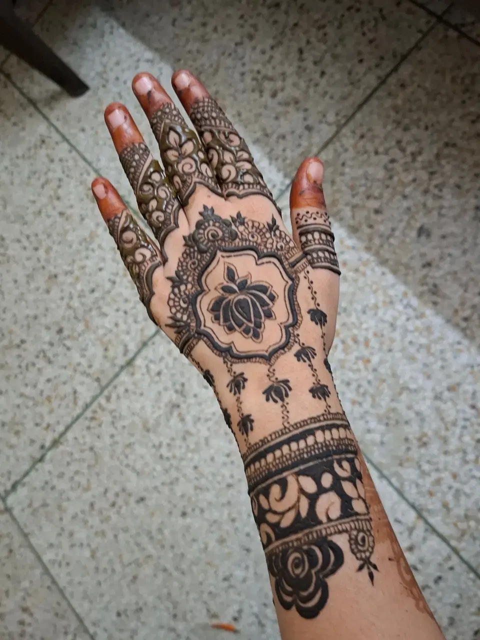 Mehndi Design with Gol Tikki and Lotus
