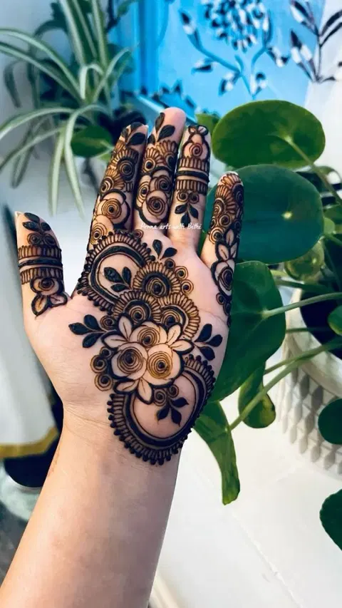 arabic stylish circle finger mehndi design