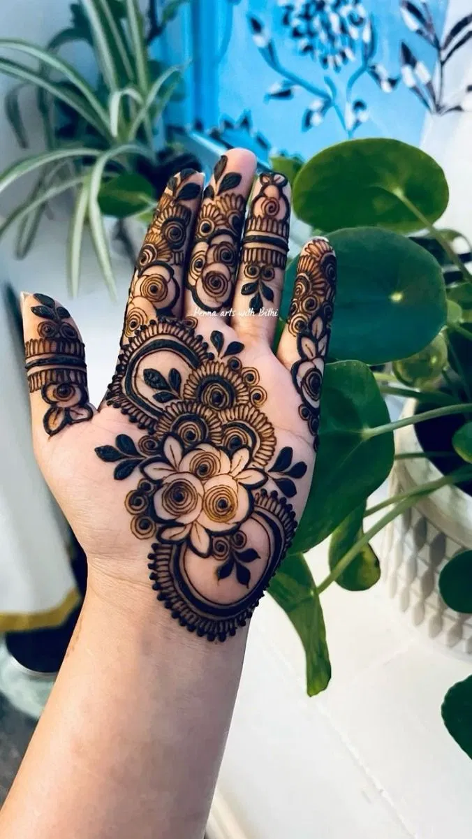 Arabic Stylish Finger Mehndi Design with Gol Tikki