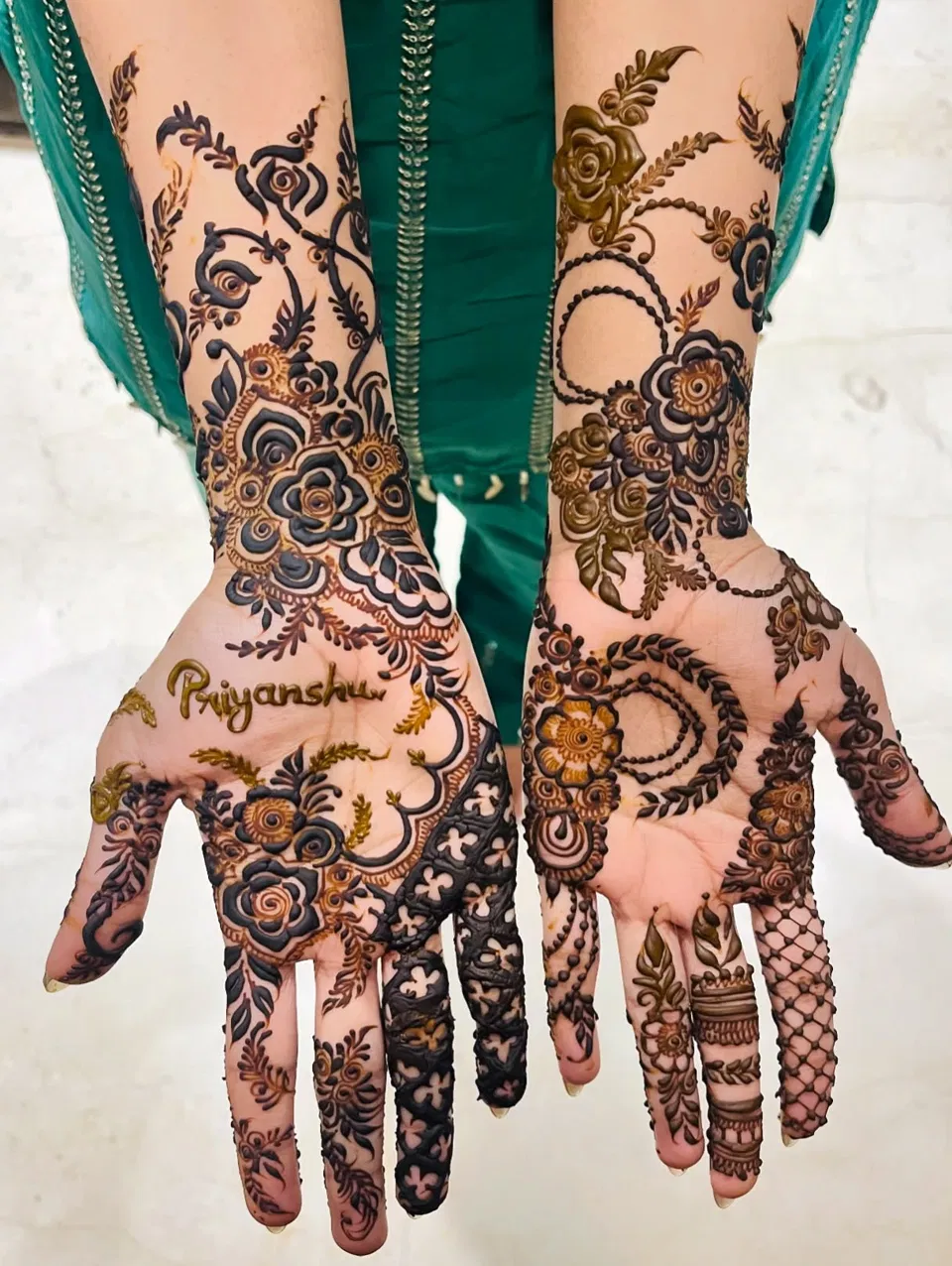 Bridal Mehndi Design with Figures