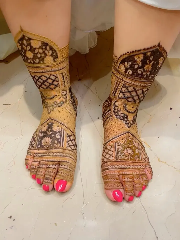 Bridal Foot Mehndi Design with Jaal