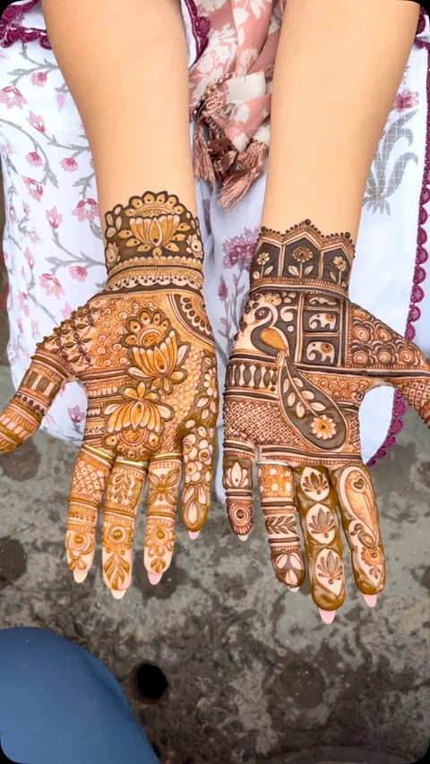 figure front hand mehndi design