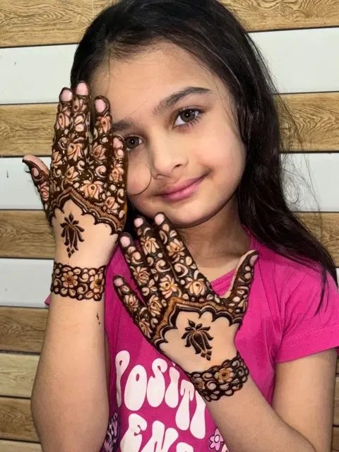 arabic back hand mehndi design