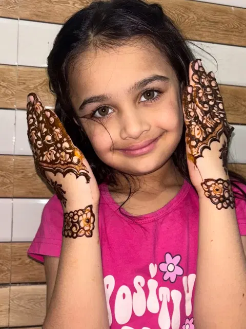 arabic back hand mehndi design