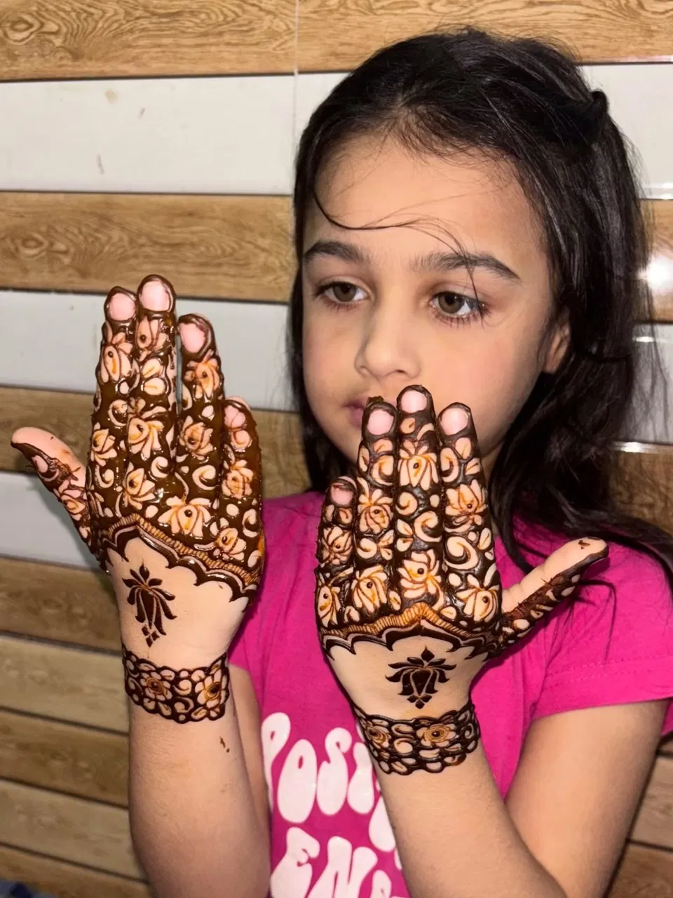 Arabic Back Hand Mehndi Design (3)