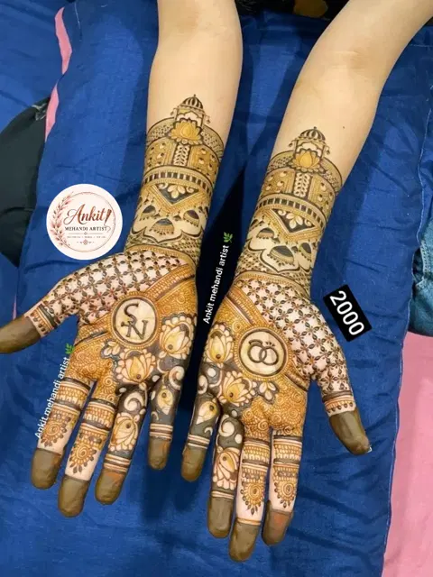 simple figure front hand mehndi design