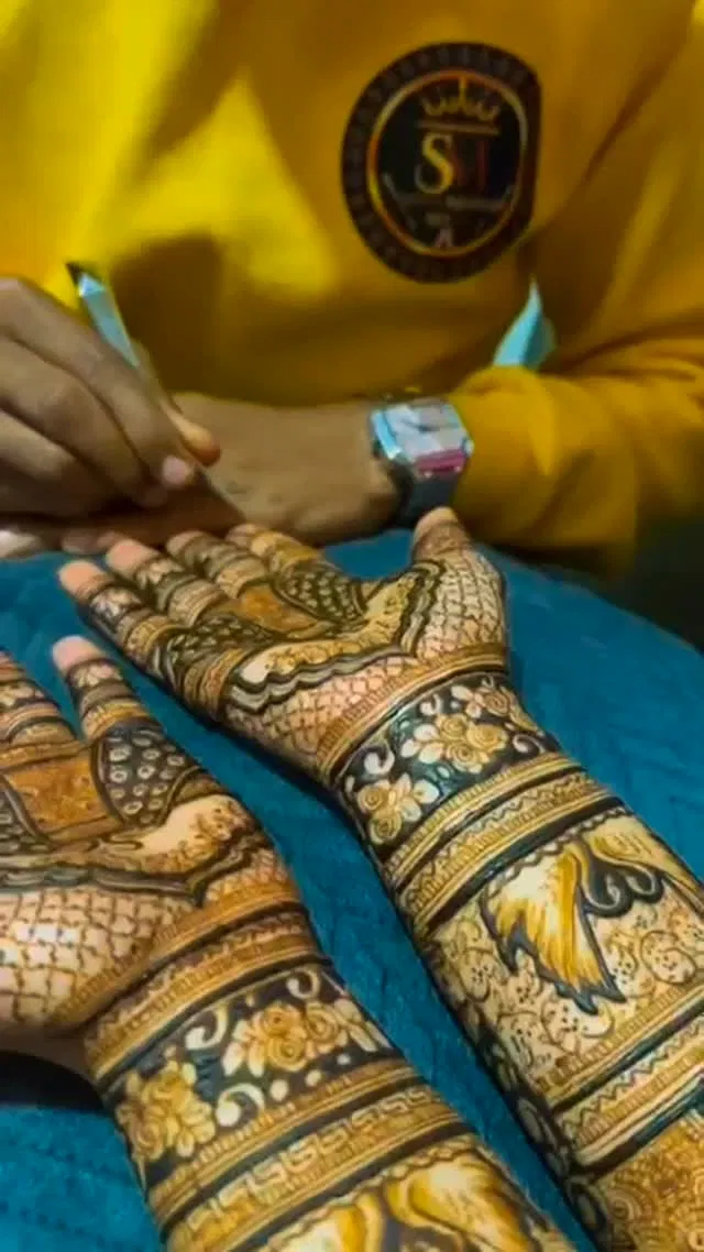 Back Hand Mehndi Design