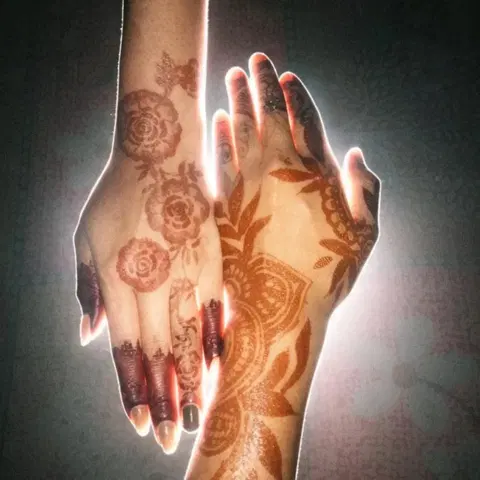 full hand mehndi design