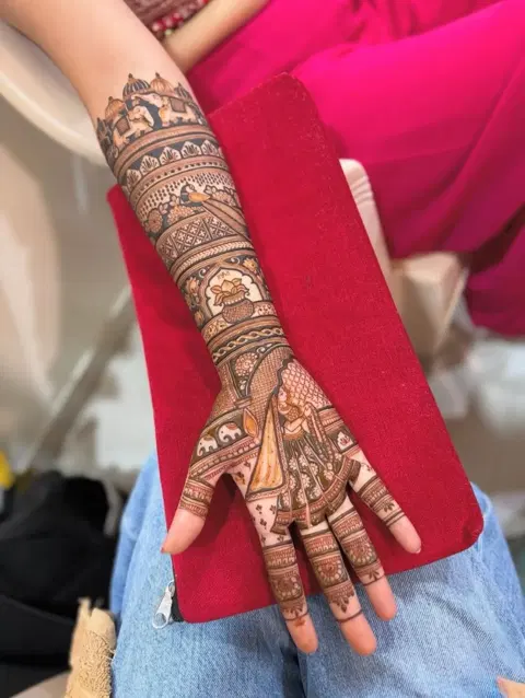 bridal figure front hand mehndi design