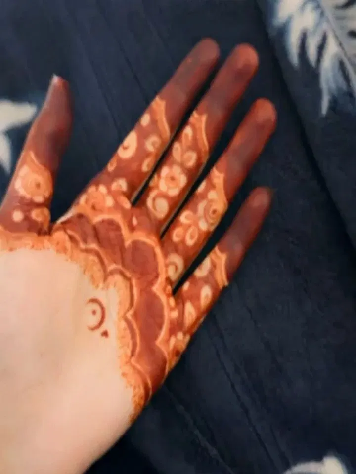 Simple Front Hand Mehndi Design