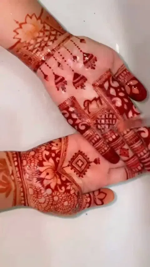 front hand mehndi design