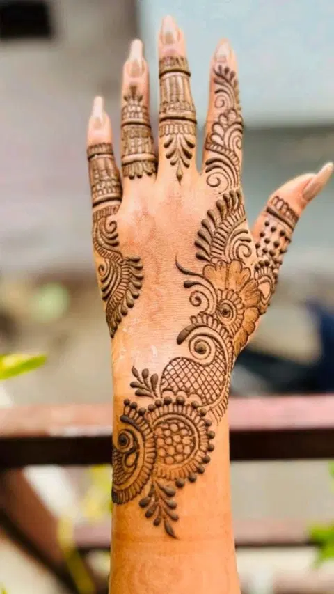 arabic simple bel back hand mehndi design
