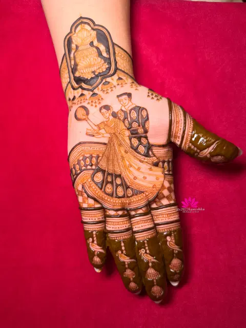 front hand mehndi design