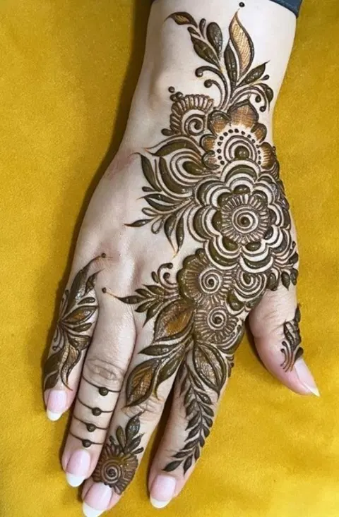 arabic stylish flower back hand mehndi design