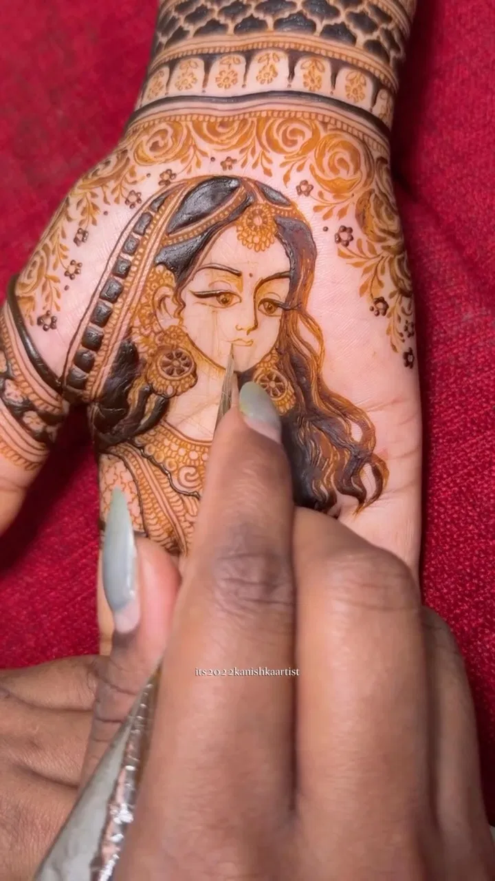 Finger Mehndi Design with Figures