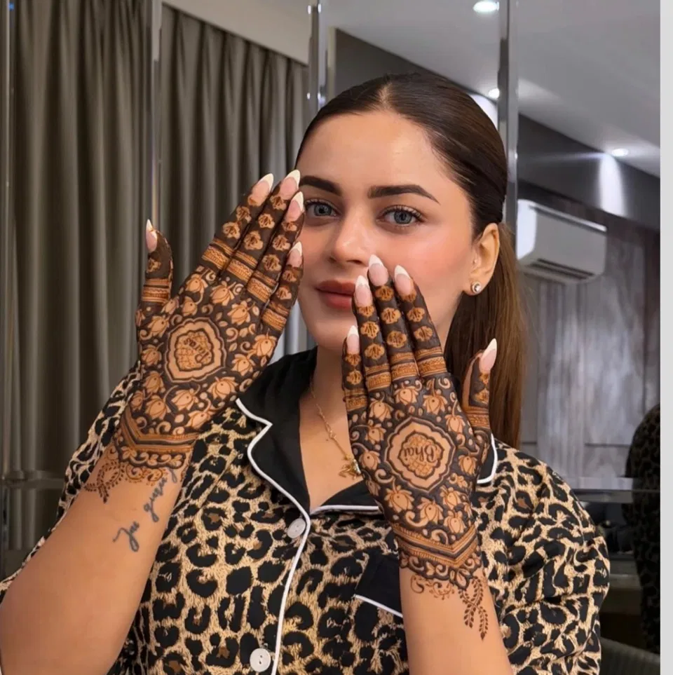 Back Hand Mehndi Design