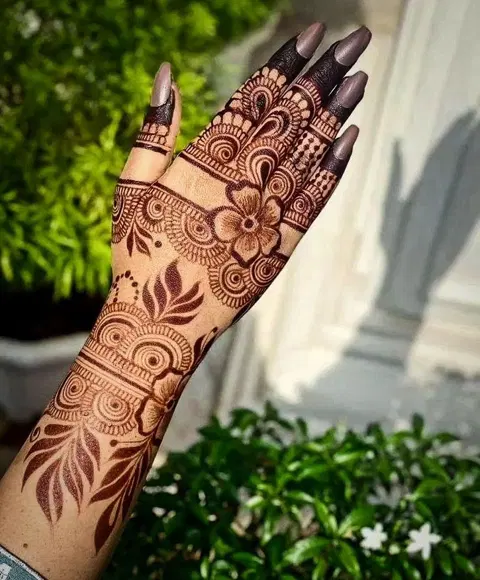 arabic dubai circle back hand mehndi design