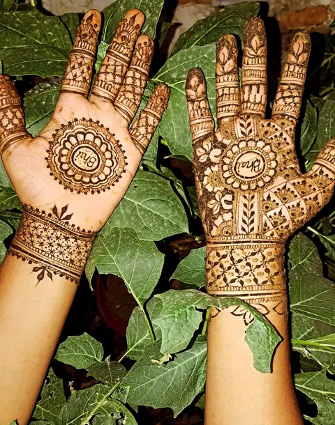 aesthetic circle full hand mehndi design