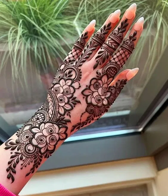 Arabic Bridal Back Hand Mehndi Design with Gol Tikki and Flowers (9)